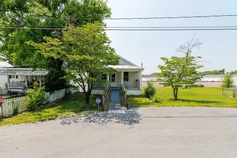 209 Park Avenue Grottoes VA 24441