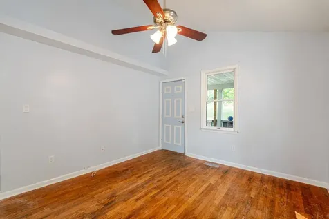 209 Park Avenue Grottoes VA 24441