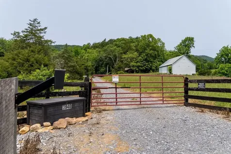 3940 Us Highway 340 Stanley VA 22851