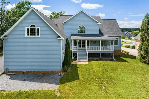 2554 Village Drive Waynesboro VA 22980