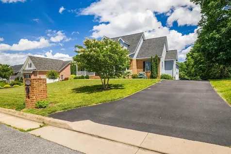 2554 Village Drive Waynesboro VA 22980