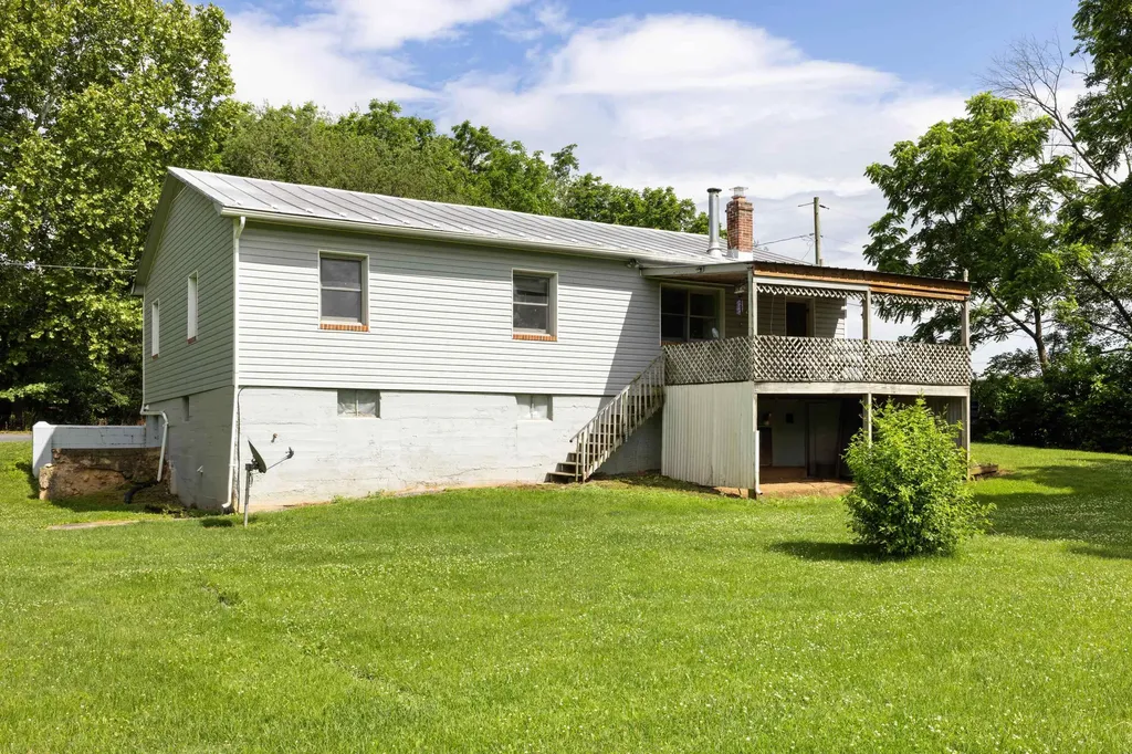 5942 Mossy Creek Road Bridgewater VA 22812