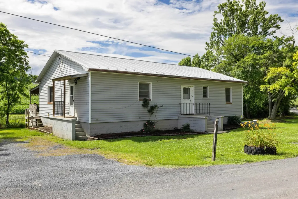 5942 Mossy Creek Road Bridgewater VA 22812