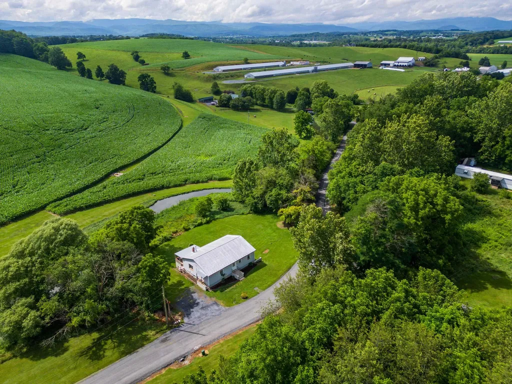 5942 Mossy Creek Road Bridgewater VA 22812