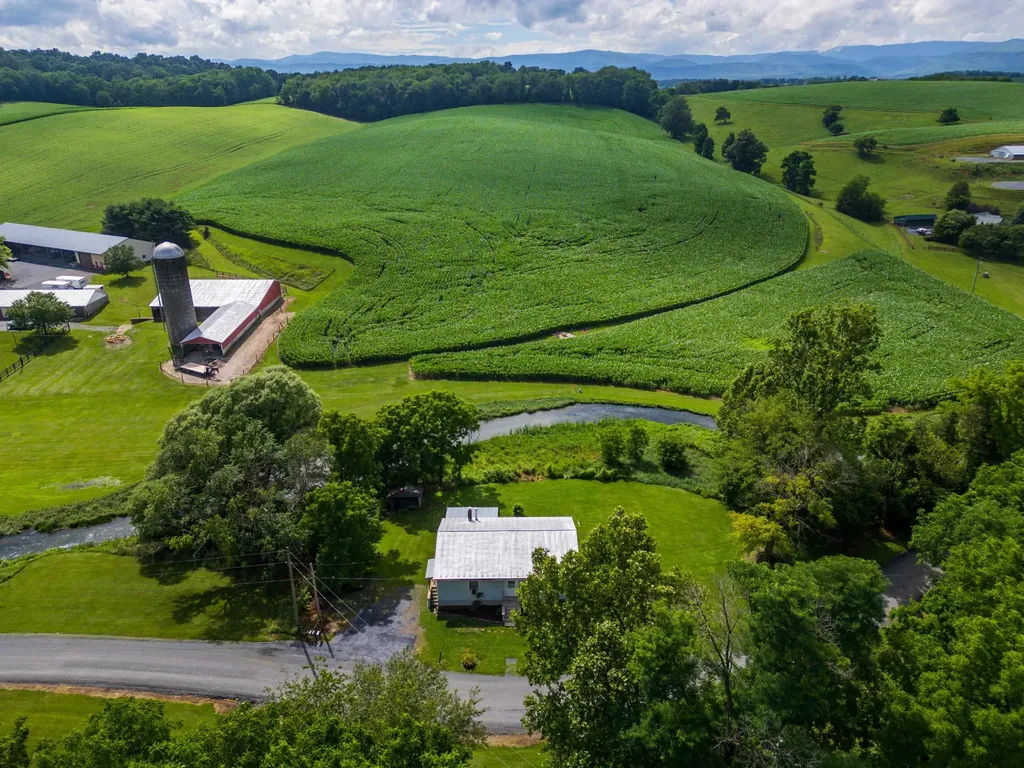 5942 Mossy Creek Road Bridgewater VA 22812