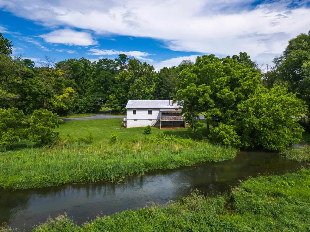 5942 Mossy Creek Road Bridgewater VA 22812