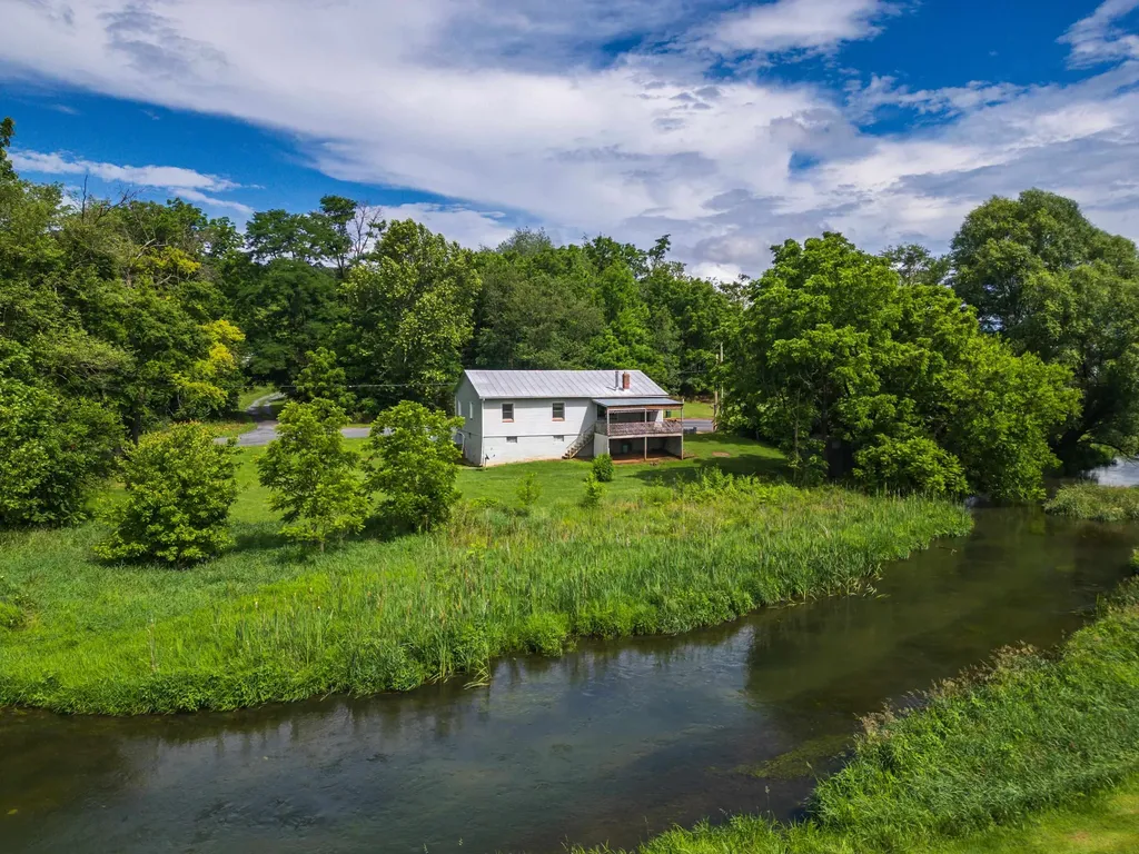 5942 Mossy Creek Road Bridgewater VA 22812