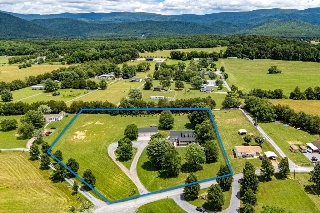 17962 Old Barn Lane Elkton VA 22827