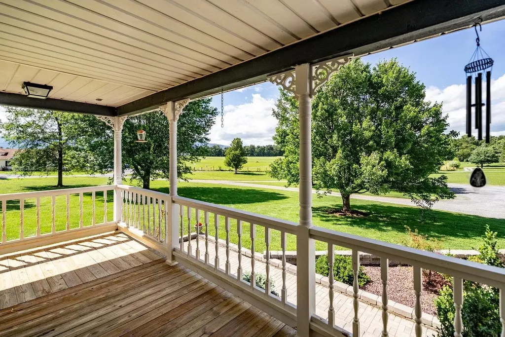 17962 Old Barn Lane Elkton VA 22827