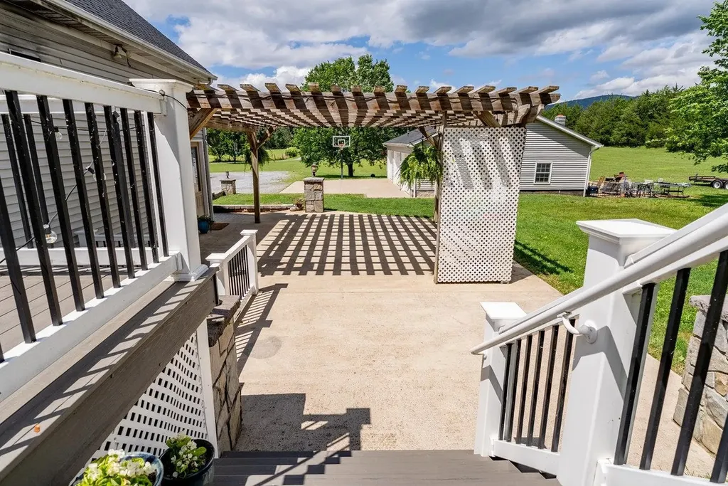 17962 Old Barn Lane Elkton VA 22827