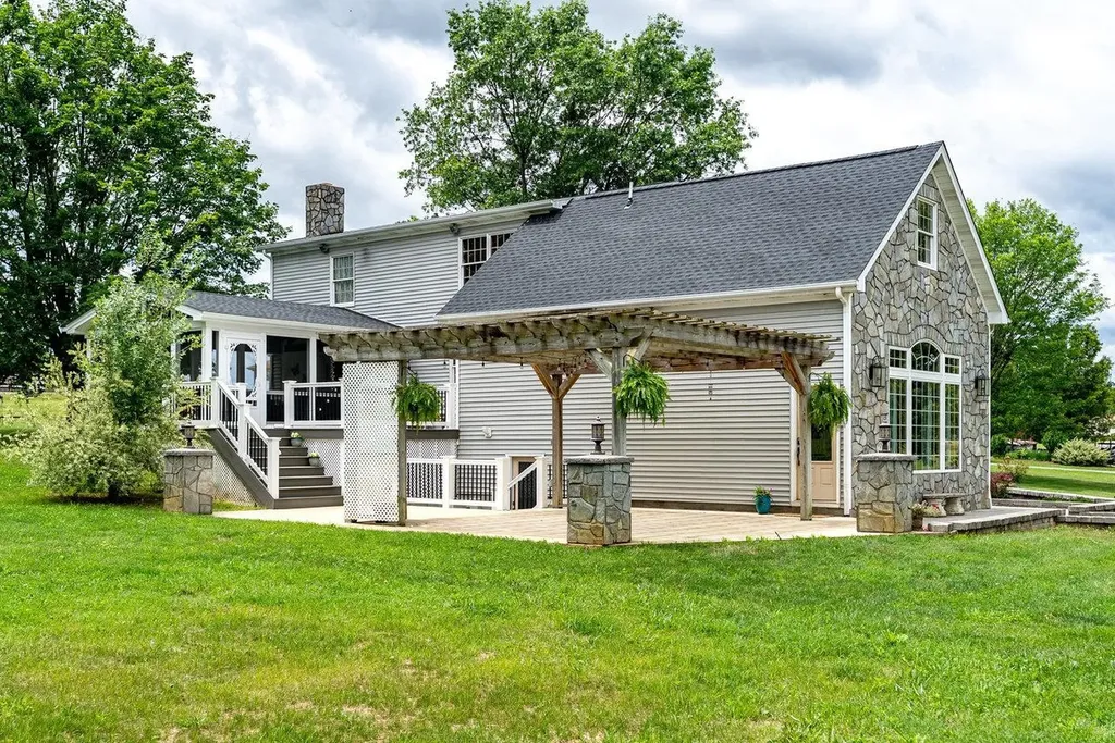 17962 Old Barn Lane Elkton VA 22827