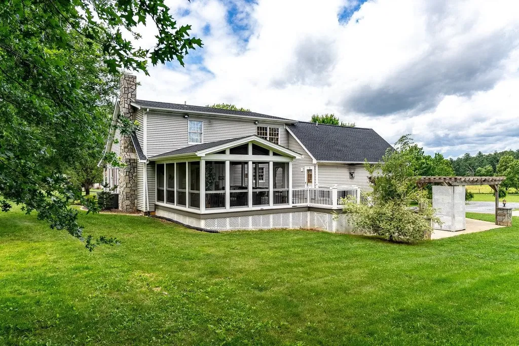 17962 Old Barn Lane Elkton VA 22827