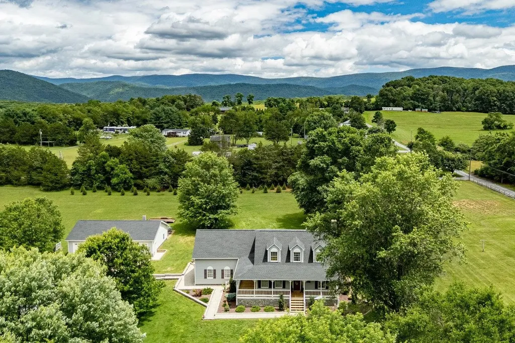 17962 Old Barn Lane Elkton VA 22827