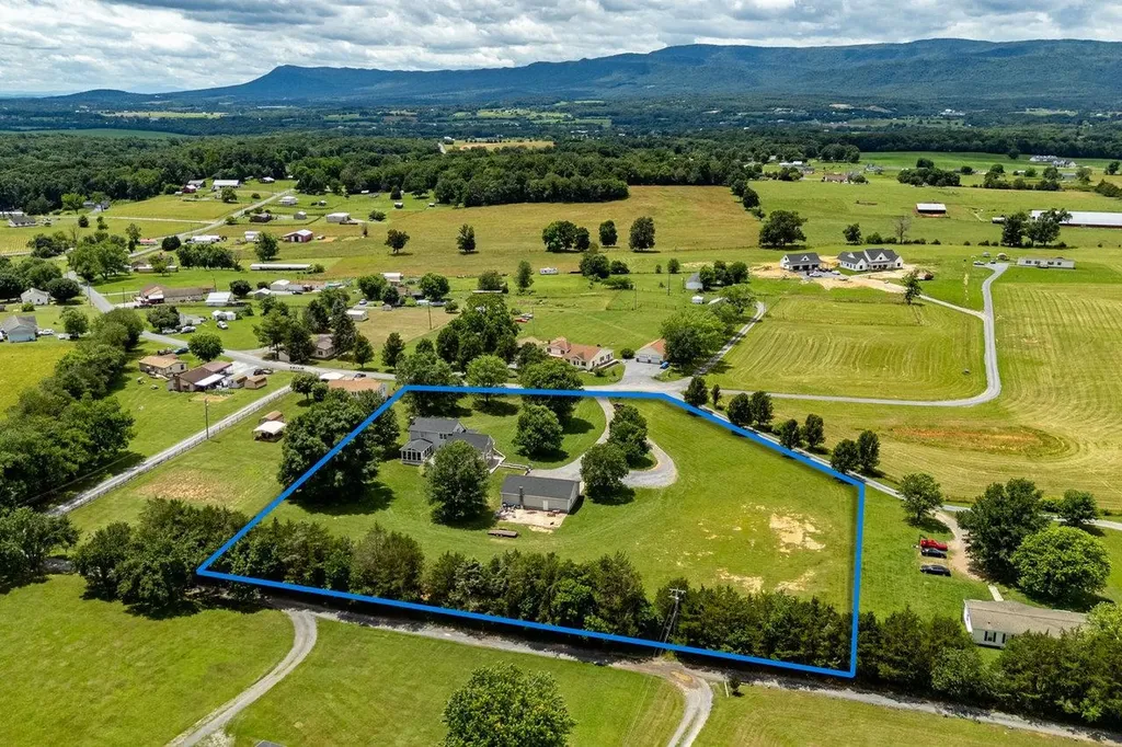 17962 Old Barn Lane Elkton VA 22827