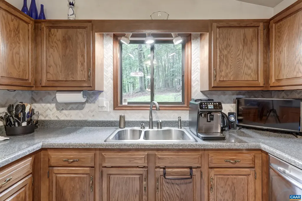 7160 Burnt Mountain Road Afton VA 22920