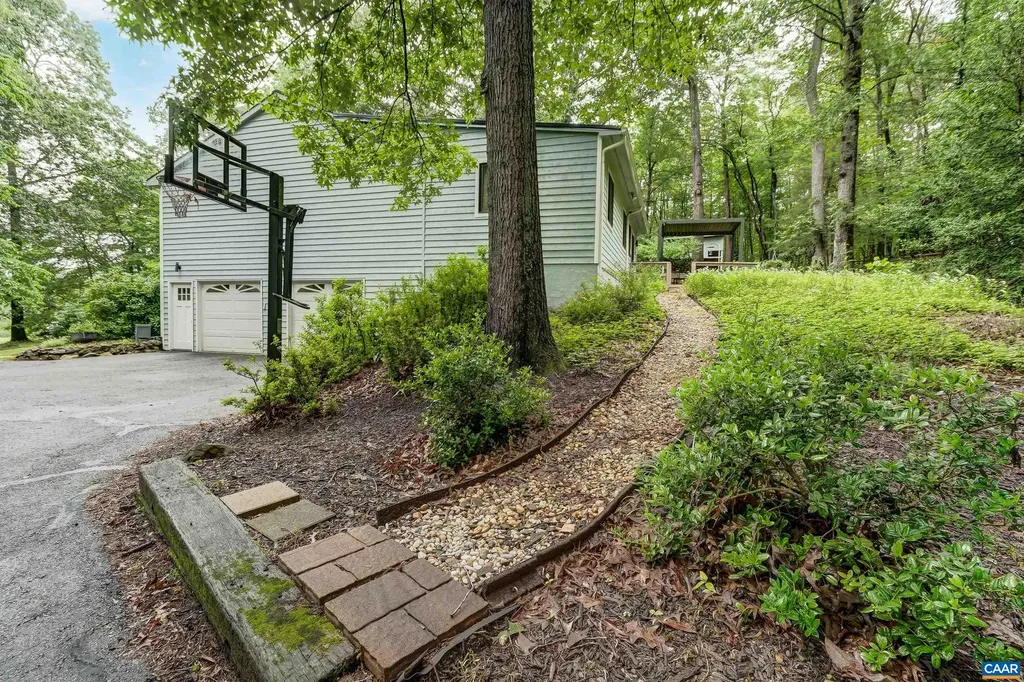 7160 Burnt Mountain Road Afton VA 22920