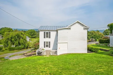 106 2nd Street Shenandoah VA 22849