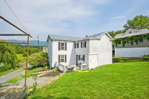 106 2nd Street Shenandoah VA 22849