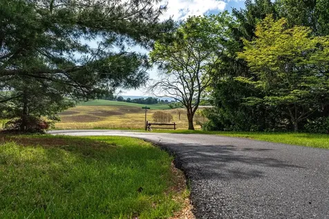 2860 Uphill Drive Broadway VA 22815