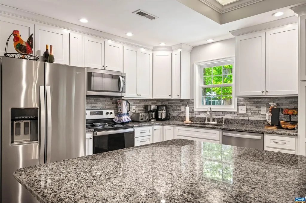 31 Oak Grove Road Palmyra VA 22963