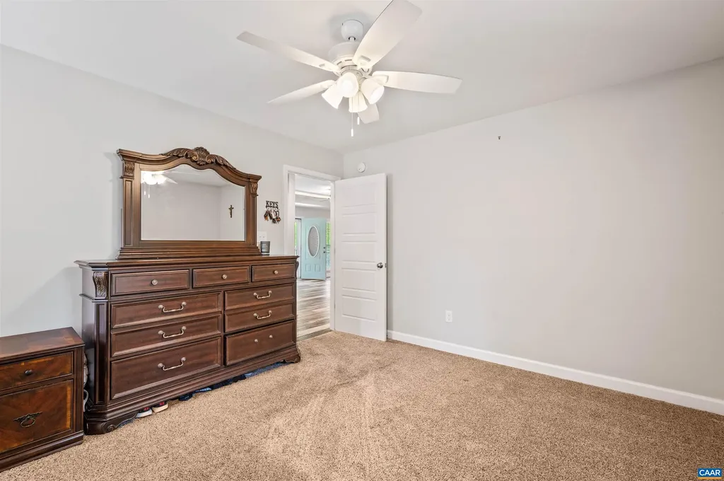 31 Oak Grove Road Palmyra VA 22963