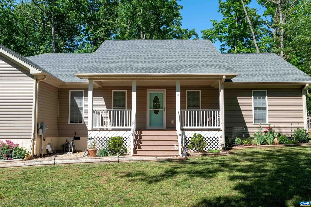 31 Oak Grove Road Palmyra VA 22963
