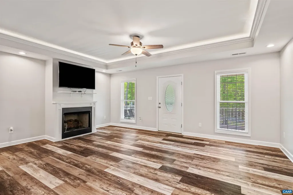 31 Oak Grove Road Palmyra VA 22963