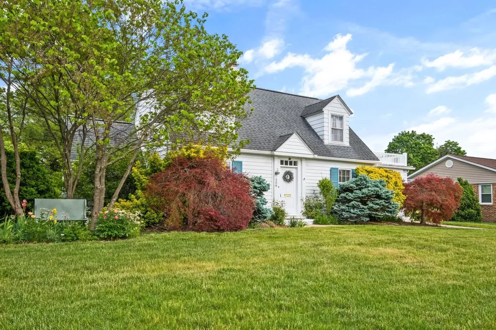 208 Stuart Avenue N Elkton VA 22827