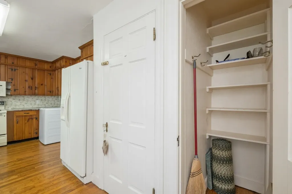 208 Stuart Avenue N Elkton VA 22827