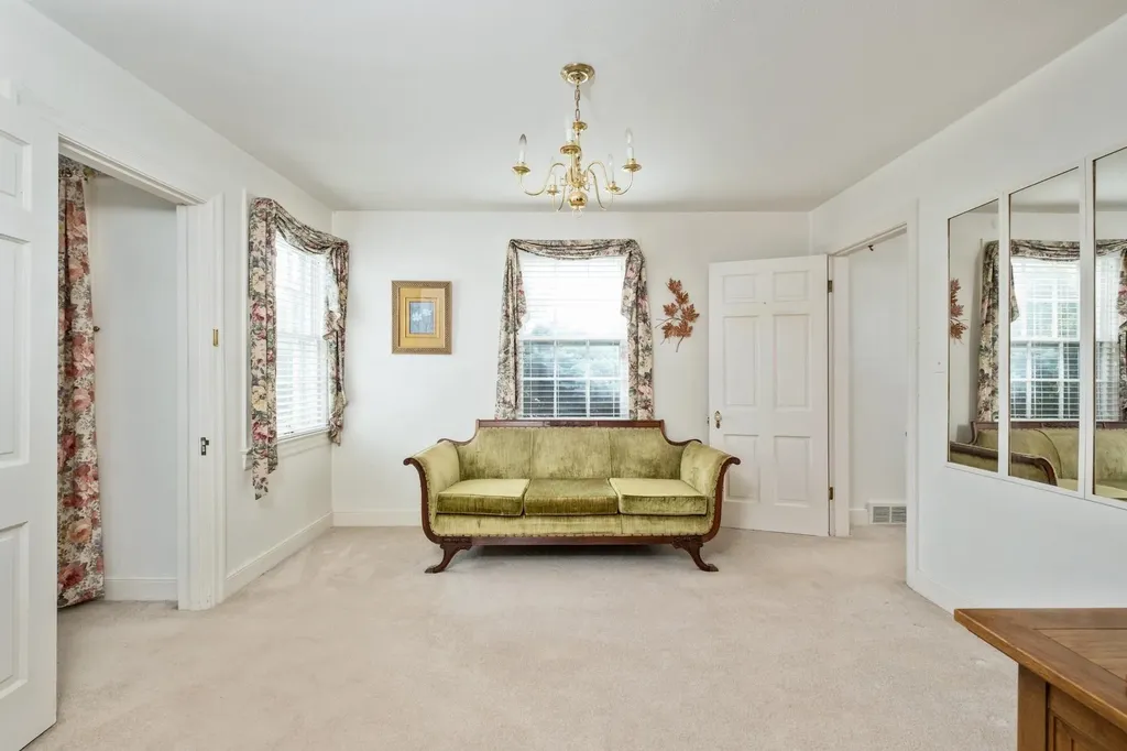 208 Stuart Avenue N Elkton VA 22827