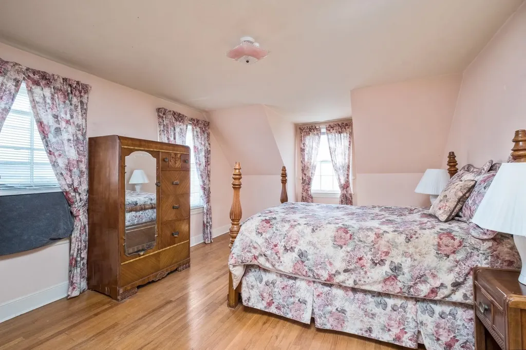 208 Stuart Avenue N Elkton VA 22827