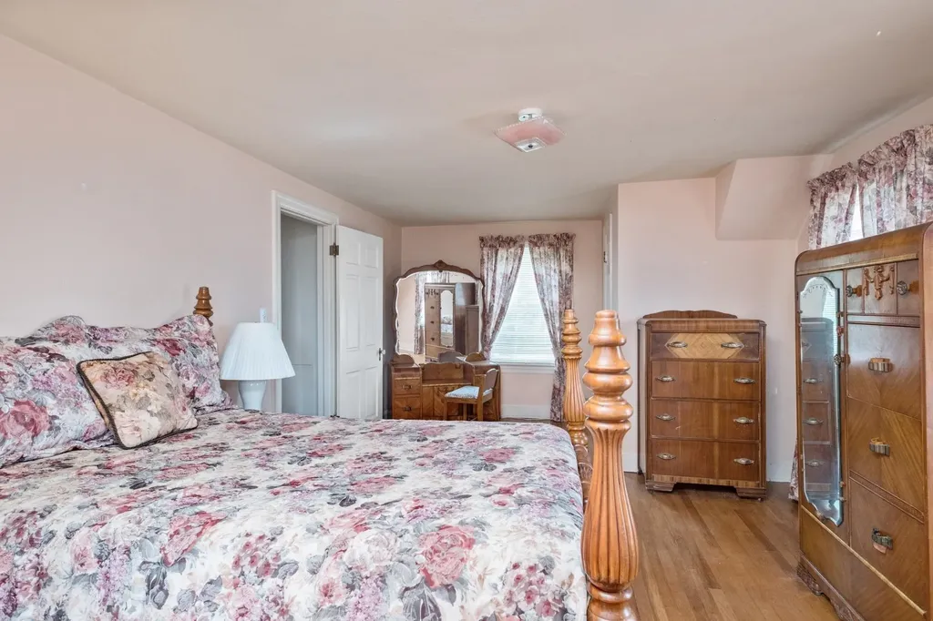 208 Stuart Avenue N Elkton VA 22827