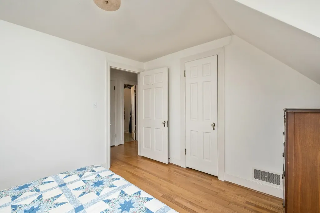 208 Stuart Avenue N Elkton VA 22827