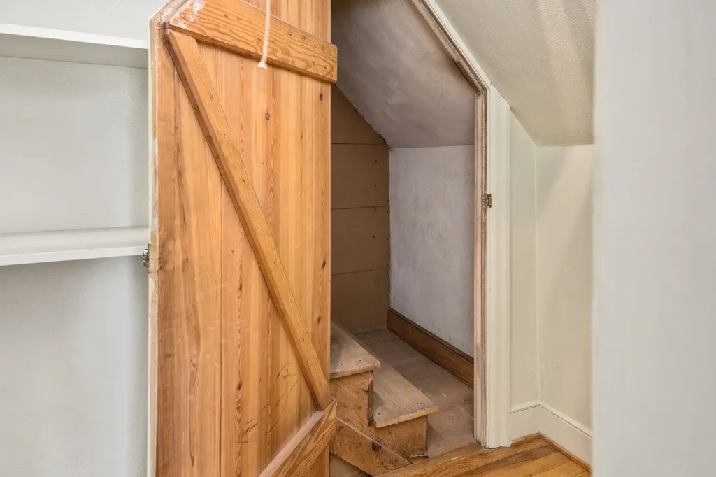 208 Stuart Avenue N Elkton VA 22827