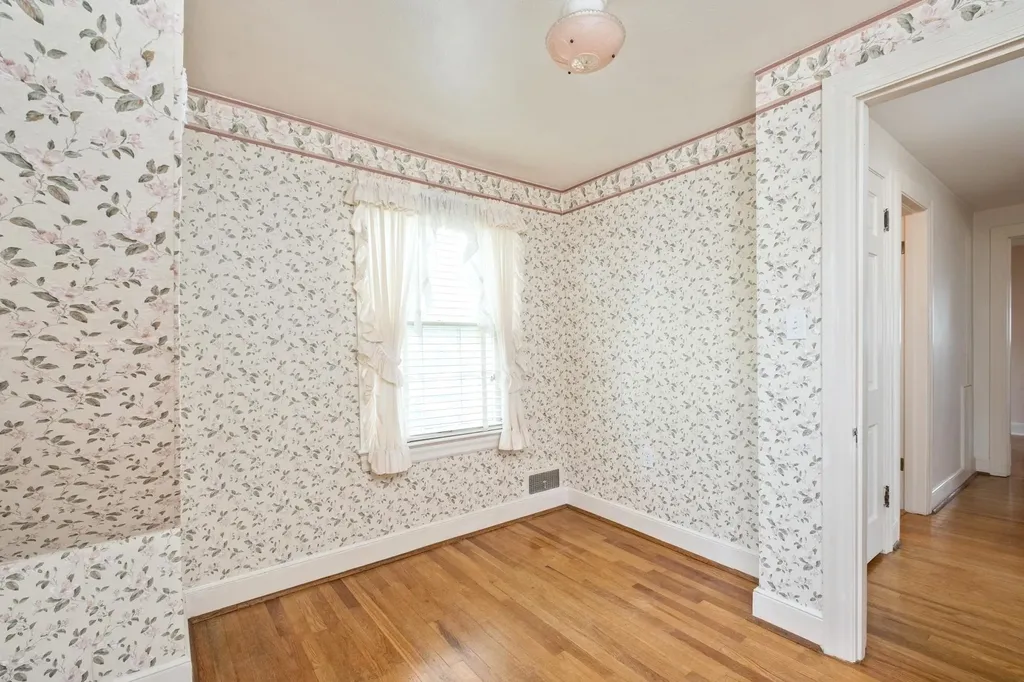 208 Stuart Avenue N Elkton VA 22827