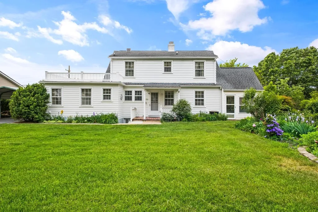 208 Stuart Avenue N Elkton VA 22827