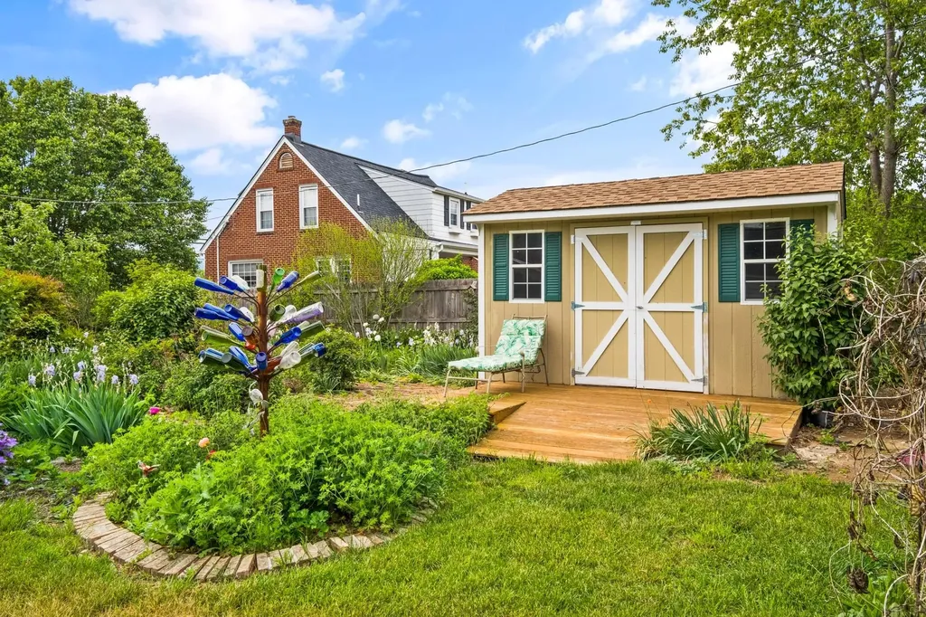 208 Stuart Avenue N Elkton VA 22827