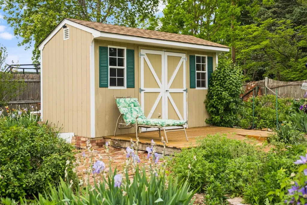 208 Stuart Avenue N Elkton VA 22827