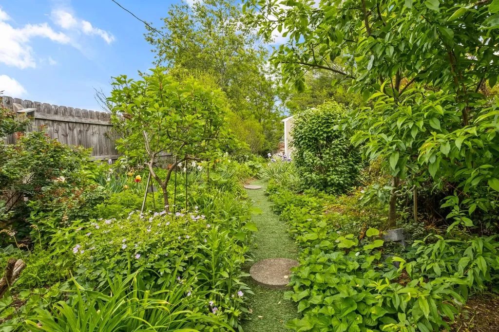 208 Stuart Avenue N Elkton VA 22827