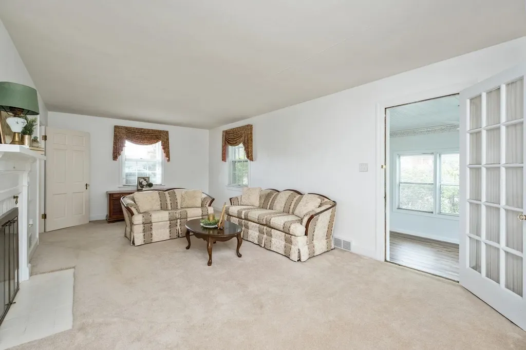 208 Stuart Avenue N Elkton VA 22827