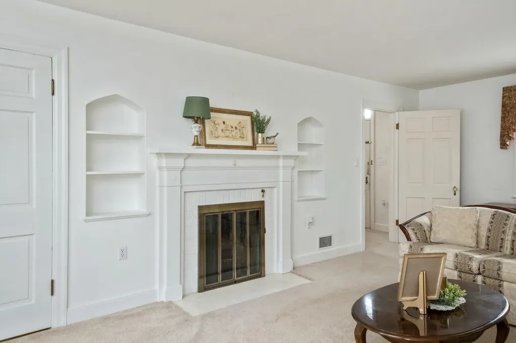 208 Stuart Avenue N Elkton VA 22827