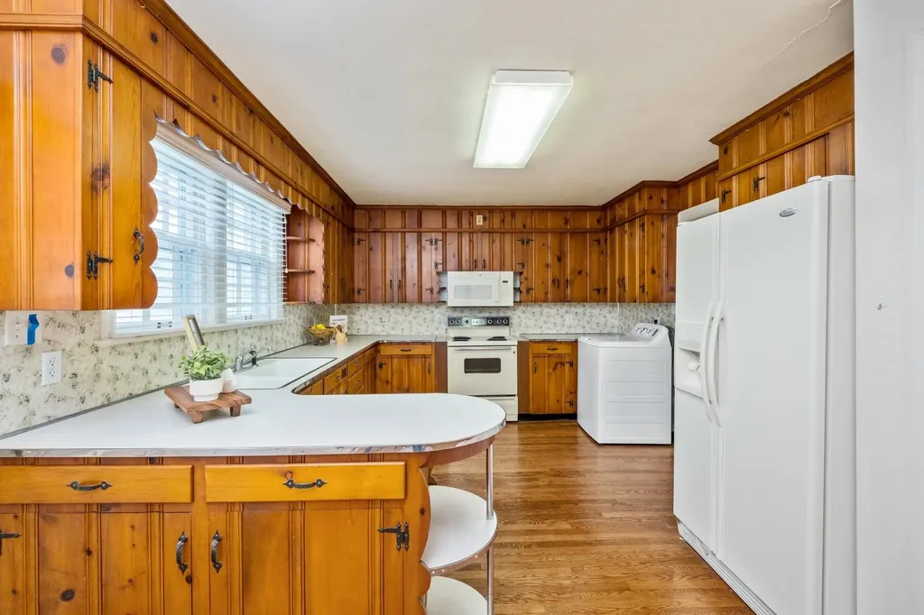 208 Stuart Avenue N Elkton VA 22827