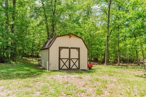 256 Back Road Shenandoah VA 22849