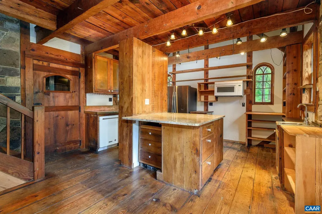 1816 Davis Shop Road Earlysville VA 22936