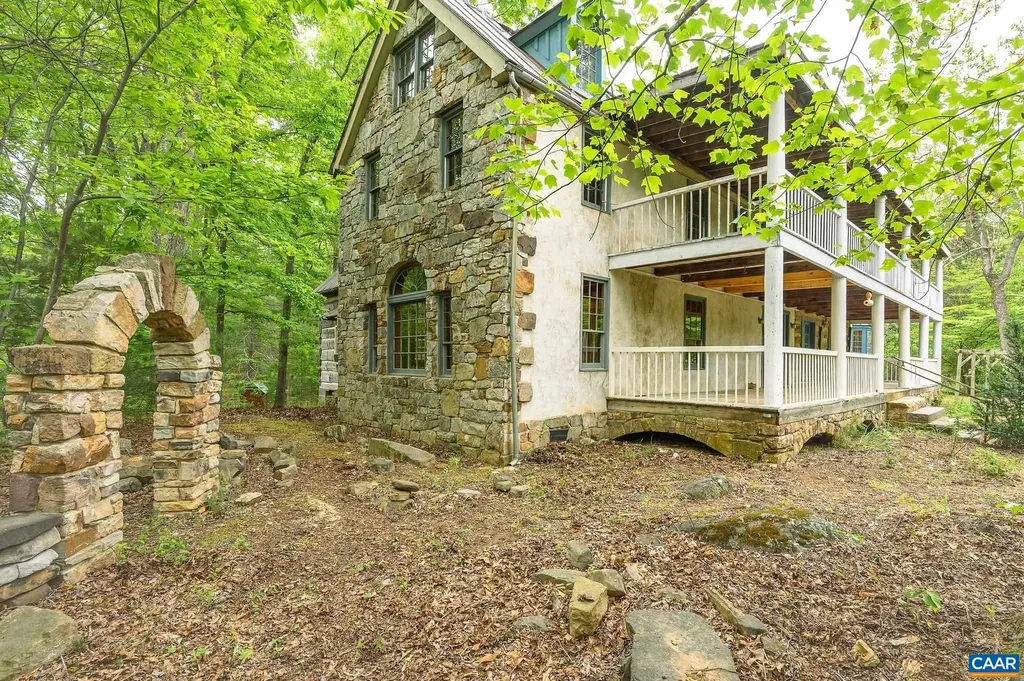 1816 Davis Shop Road Earlysville VA 22936