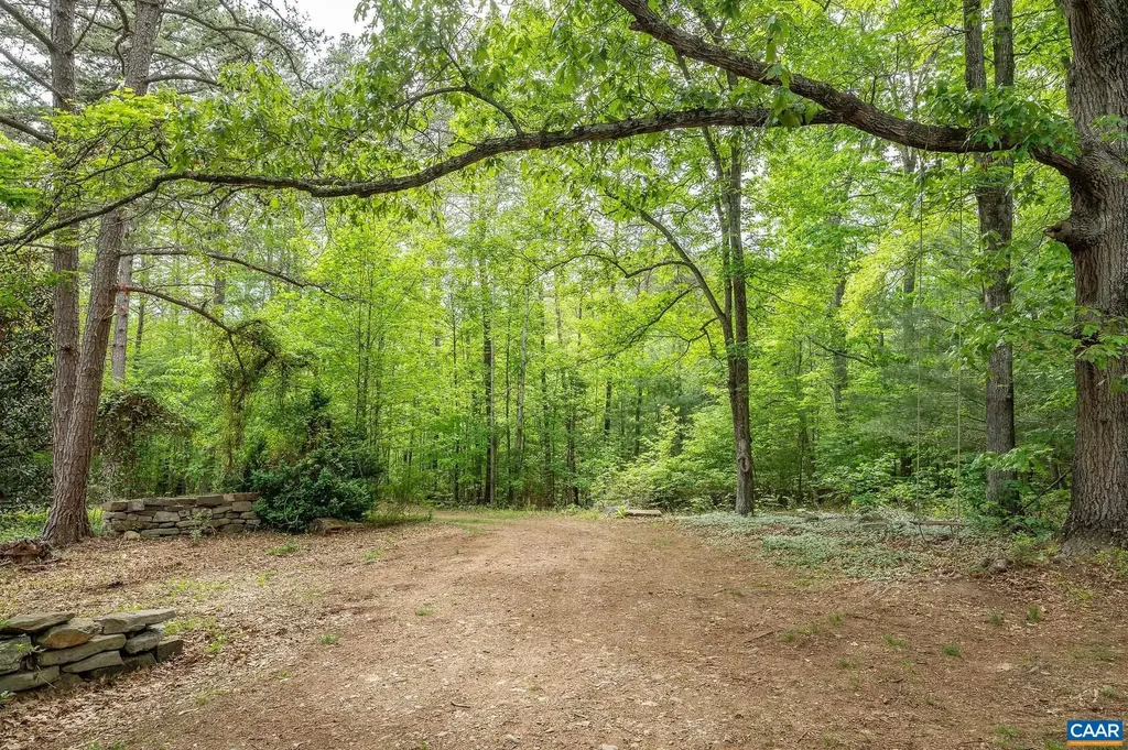 1816 Davis Shop Road Earlysville VA 22936