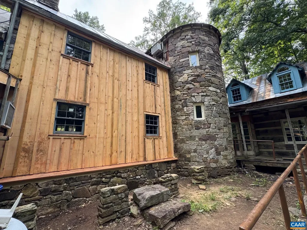 1816 Davis Shop Road Earlysville VA 22936