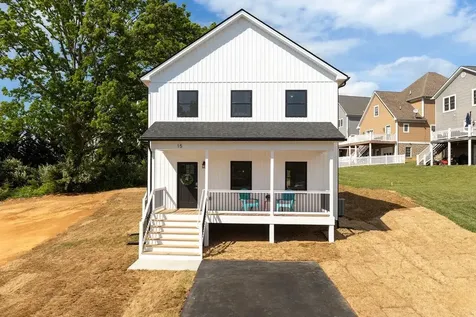15 Topside Creek Staunton VA 24401