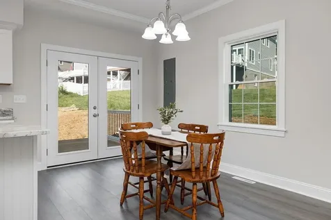 15 Topside Creek Staunton VA 24401