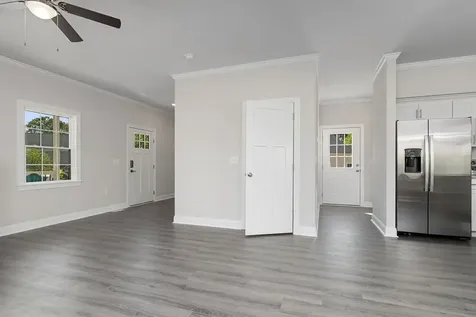 15 Topside Creek Staunton VA 24401